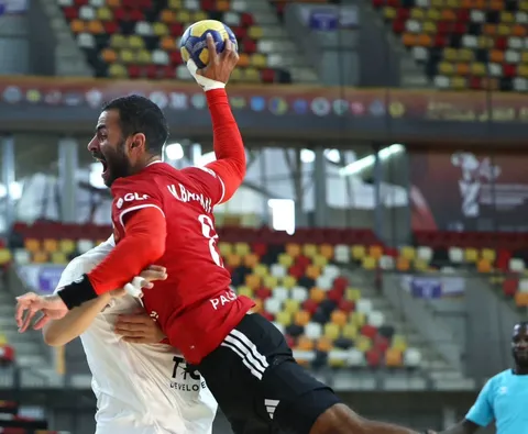 صورة أرشيفية: «رجال يد الأهلي» يفوزون على الزمالك ويتوجون ببطولة إفريقيا للأندية
